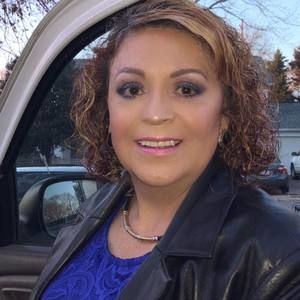 Meet your Posher, Josefina